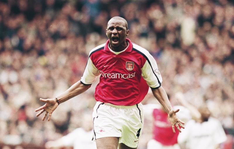 Số Áo Vieira – Biểu Tượng Của Huyền Thoại Bóng Đá 4 Arsenal (1996-2005): Số áo 4 – Huyền thoại của “Pháo thủ”